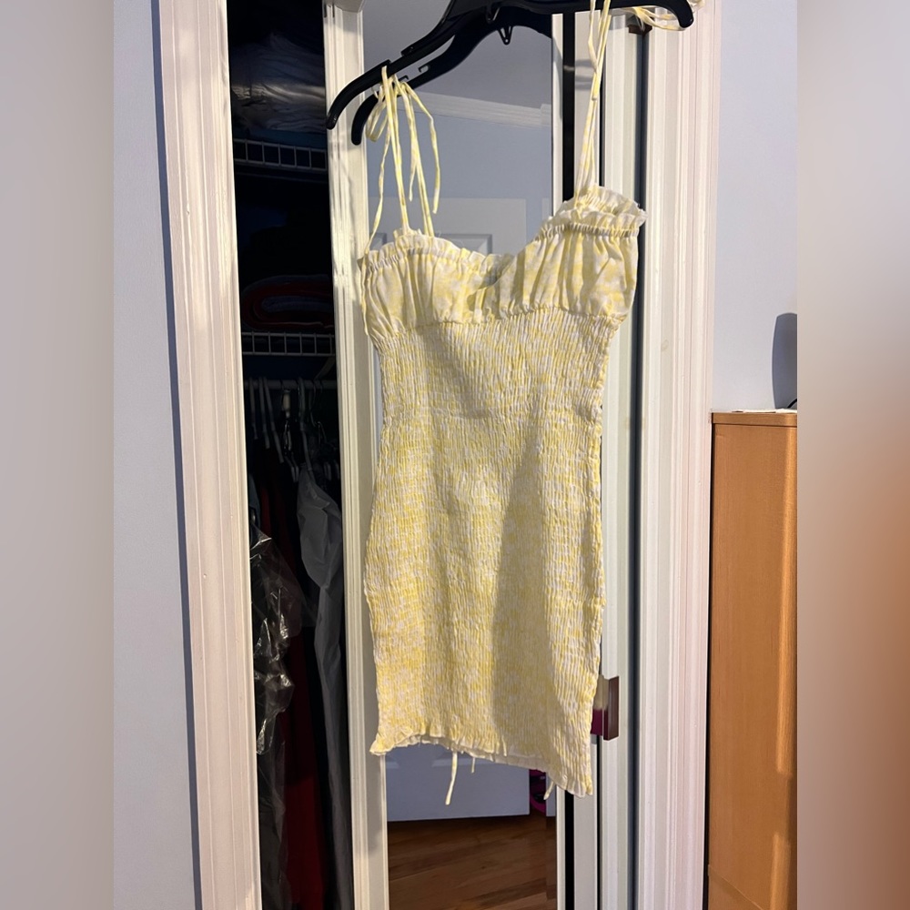 NWT yellow floral dress!! - Picture 5 of 7